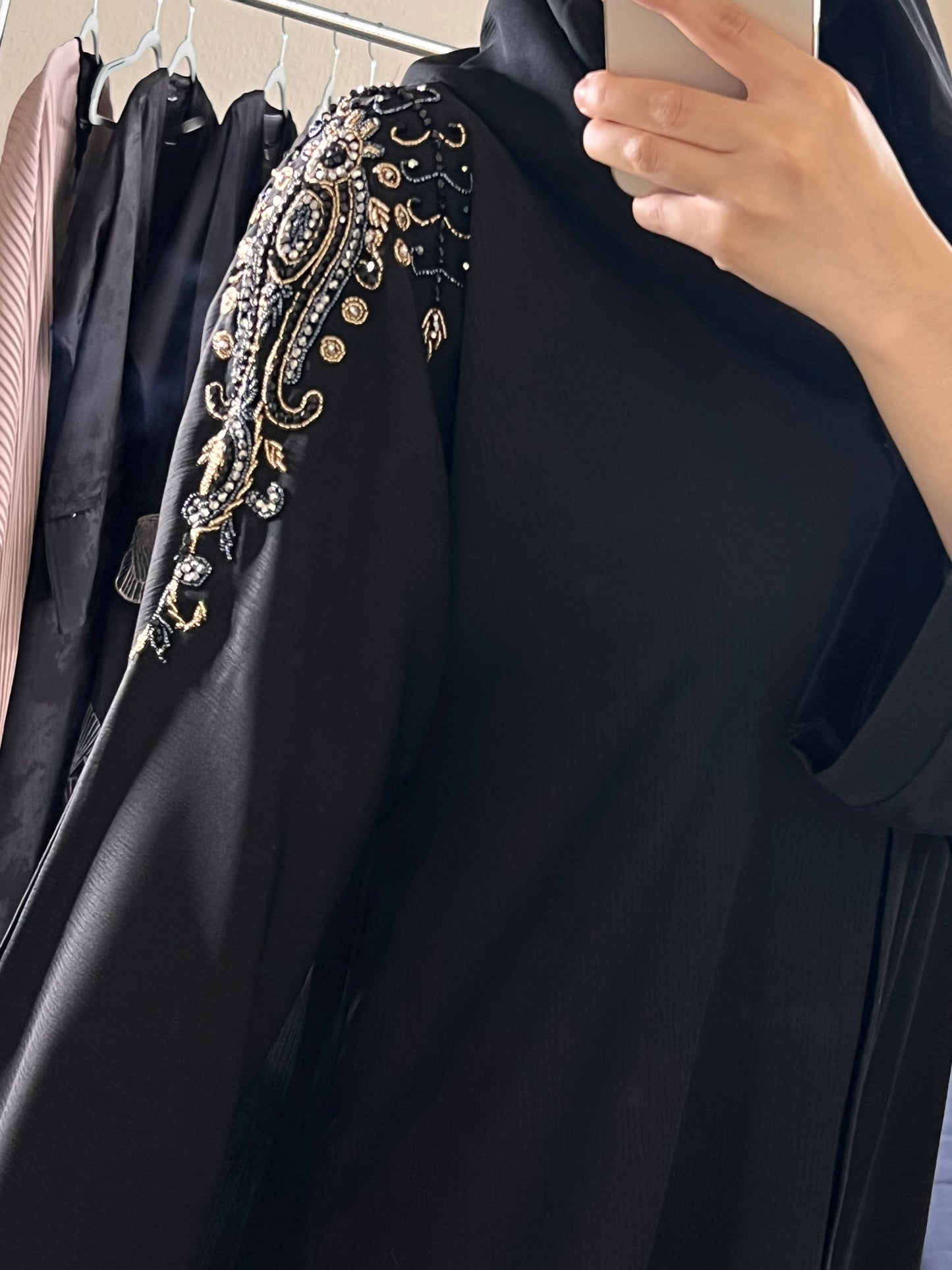 Embellished Shoulder Abaya