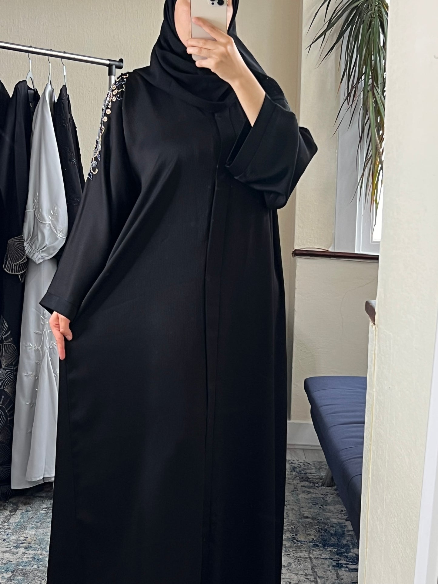 Embellished Shoulder Abaya