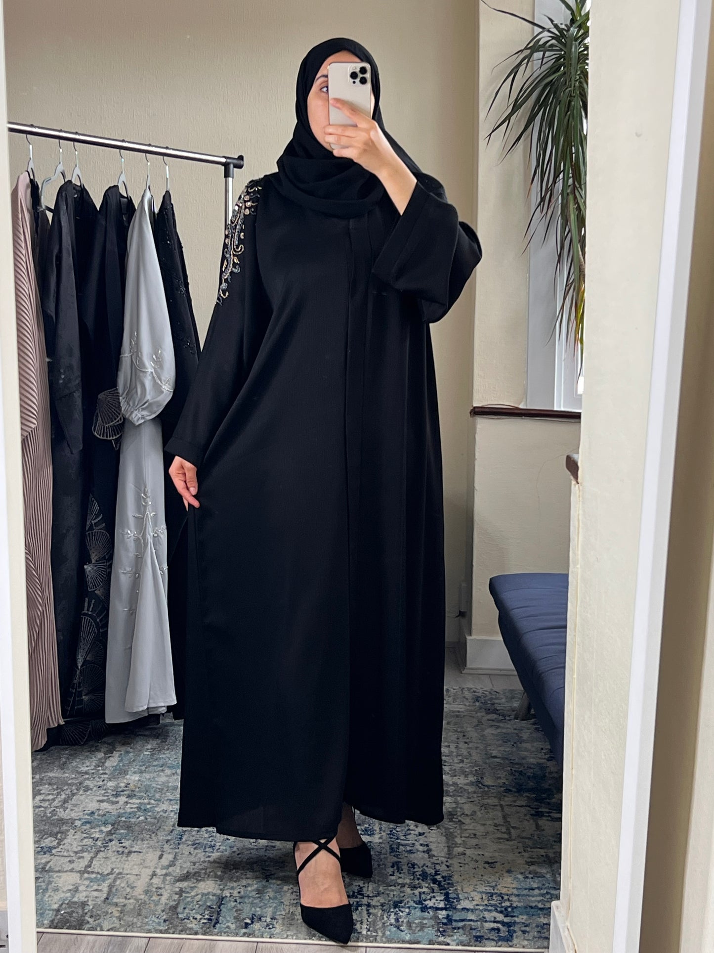 Embellished Shoulder Abaya