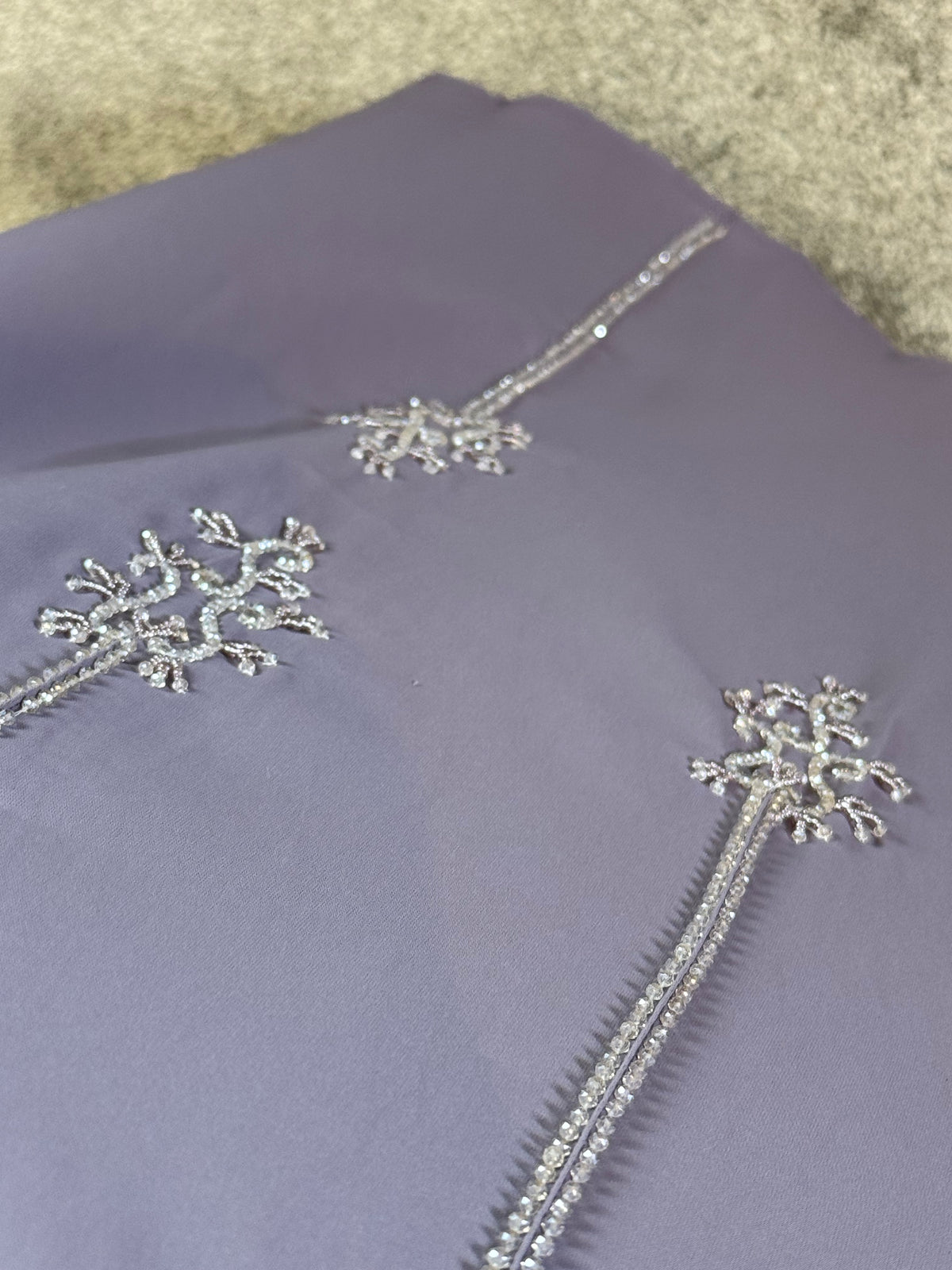 Silver Vine Embroidered Abaya Set — Dusty Lilac