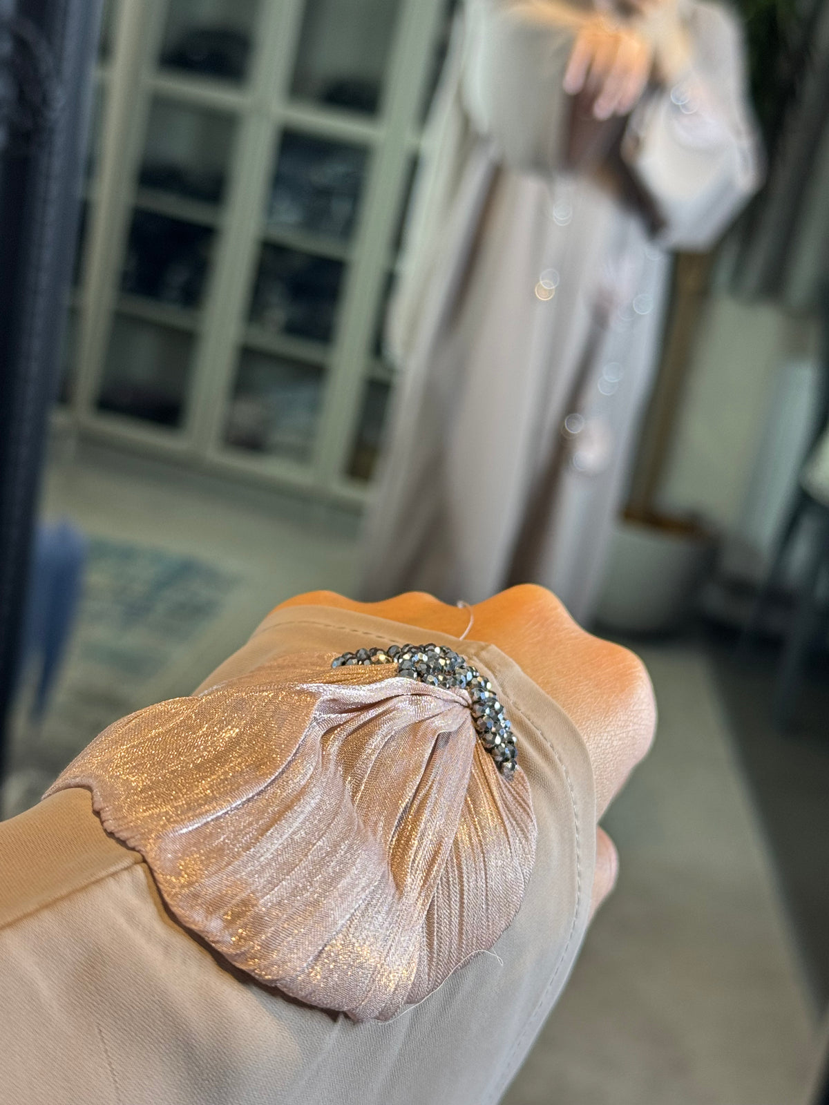 Magnolia Bloom Abaya — Warm Taupe