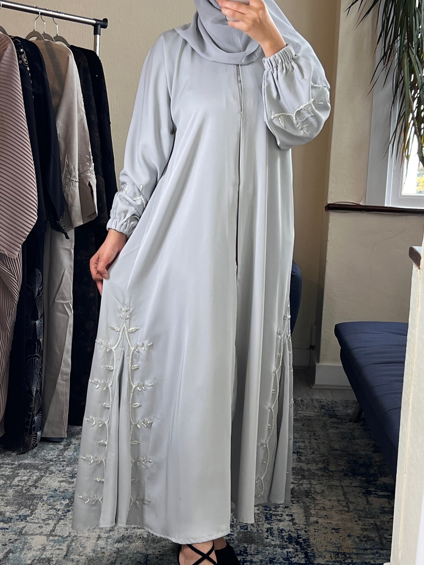 Light gray abaya